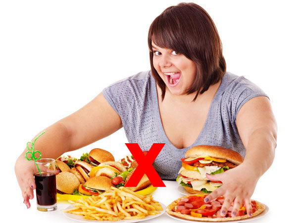 Không nên ăn các thực phẩm đồ ăn sẵn, nhiều chất béo
